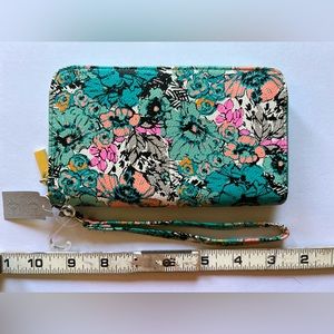 Floral Wristlet/wallet/clutch! Brand new with tags!